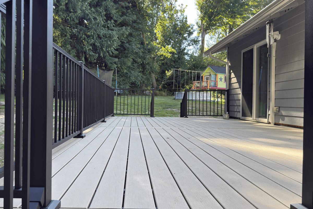 Renova composite deck project photo